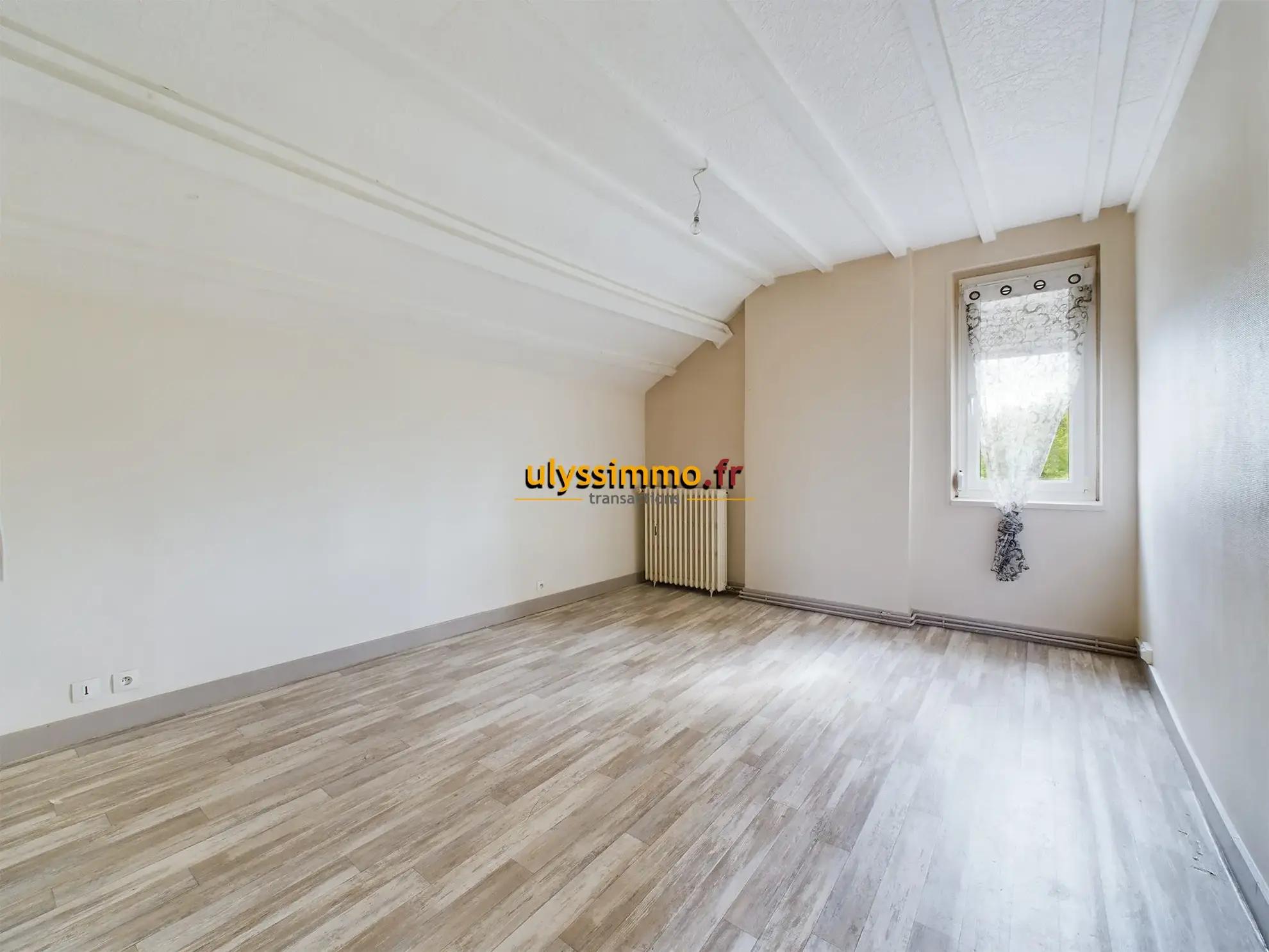 Chambre Maison à vendre à Roye avec 4 chambres et grand potentiel 