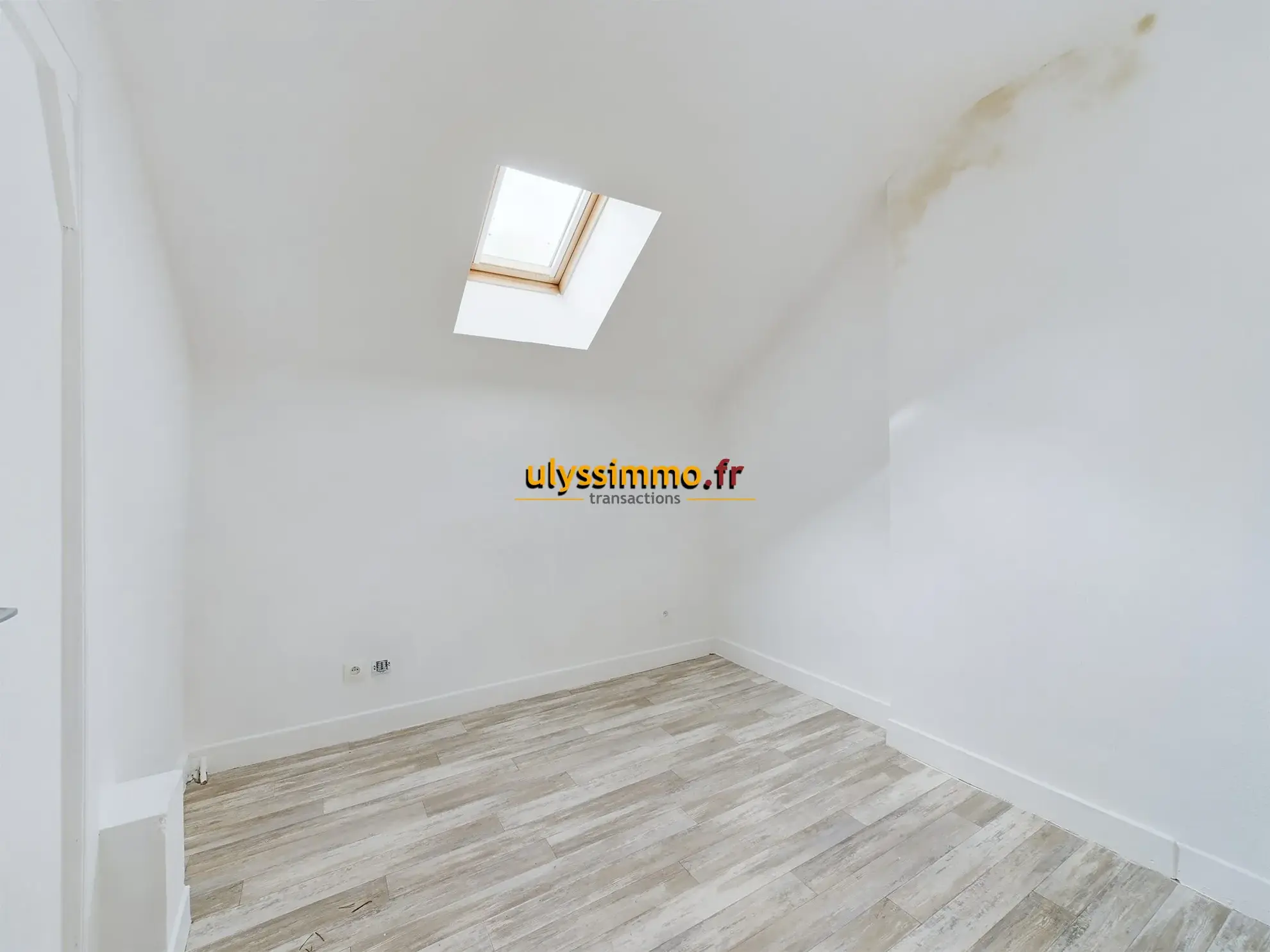 Chambre Maison à vendre à Roye avec 4 chambres et grand potentiel 