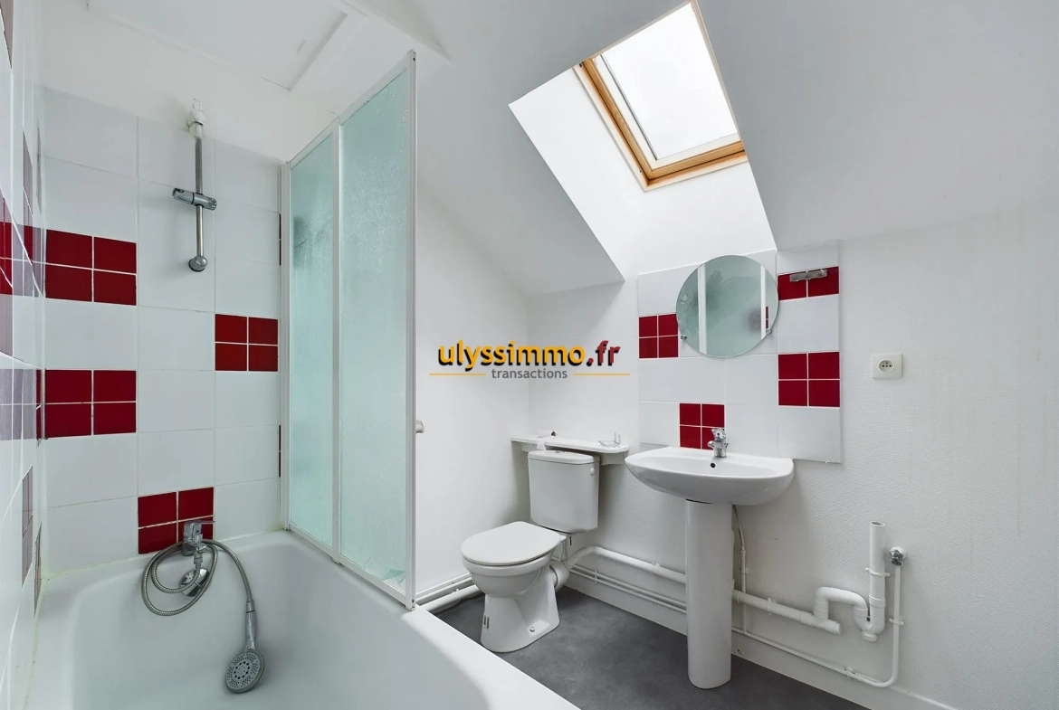 Salle de bain Maison à vendre à Roye avec 4 chambres et grand potentiel 