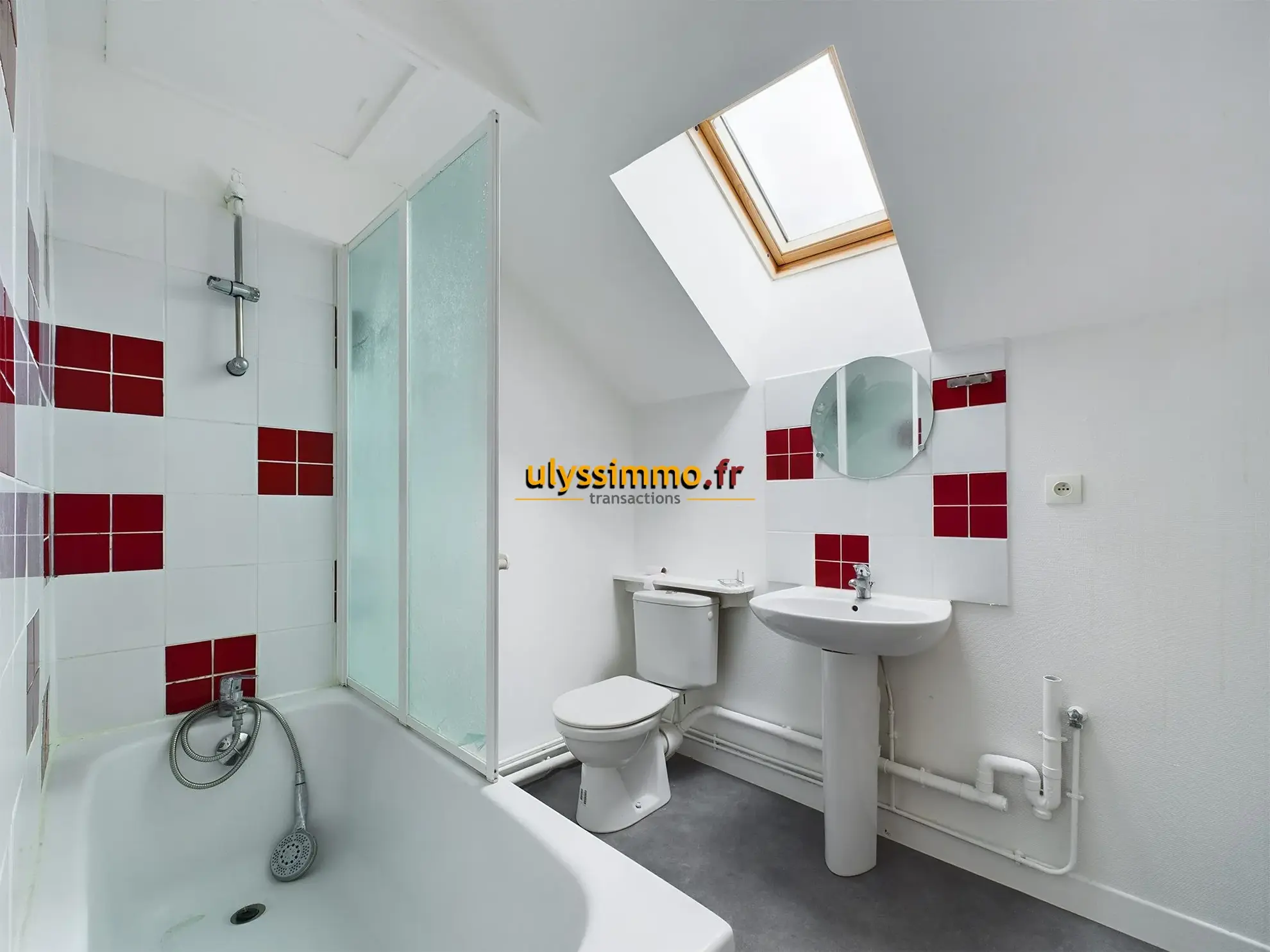 Salle de bain Maison à vendre à Roye avec 4 chambres et grand potentiel 