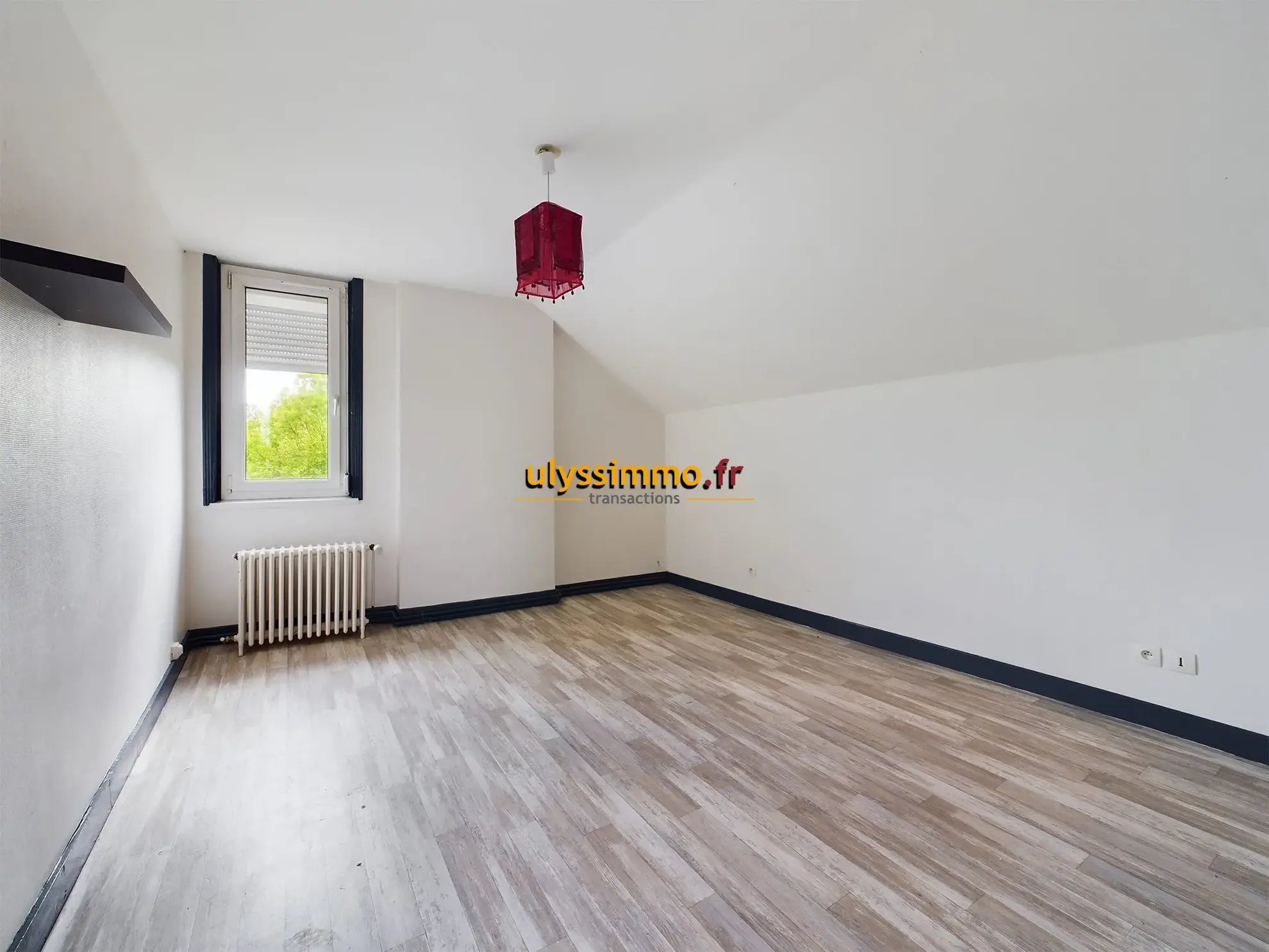 Chambre Maison à vendre à Roye avec 4 chambres et grand potentiel 