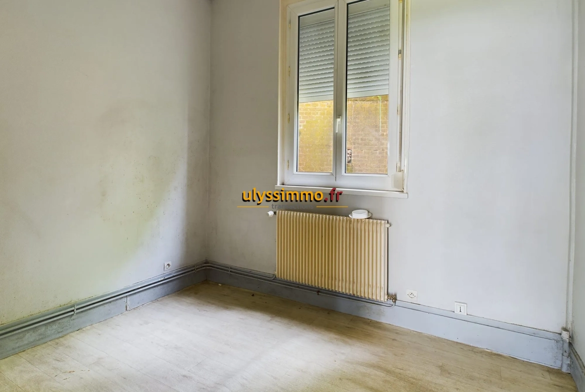 Chambre Maison à vendre à Roye avec 4 chambres et grand potentiel 