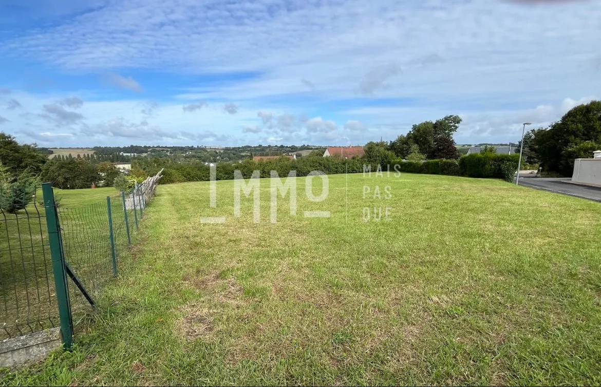 Terrain constructible viabilisé à Savigny-sur-Braye de 1810 m² 