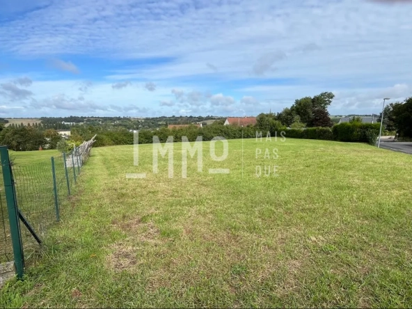 Terrain constructible viabilisé à Savigny-sur-Braye de 1810 m²