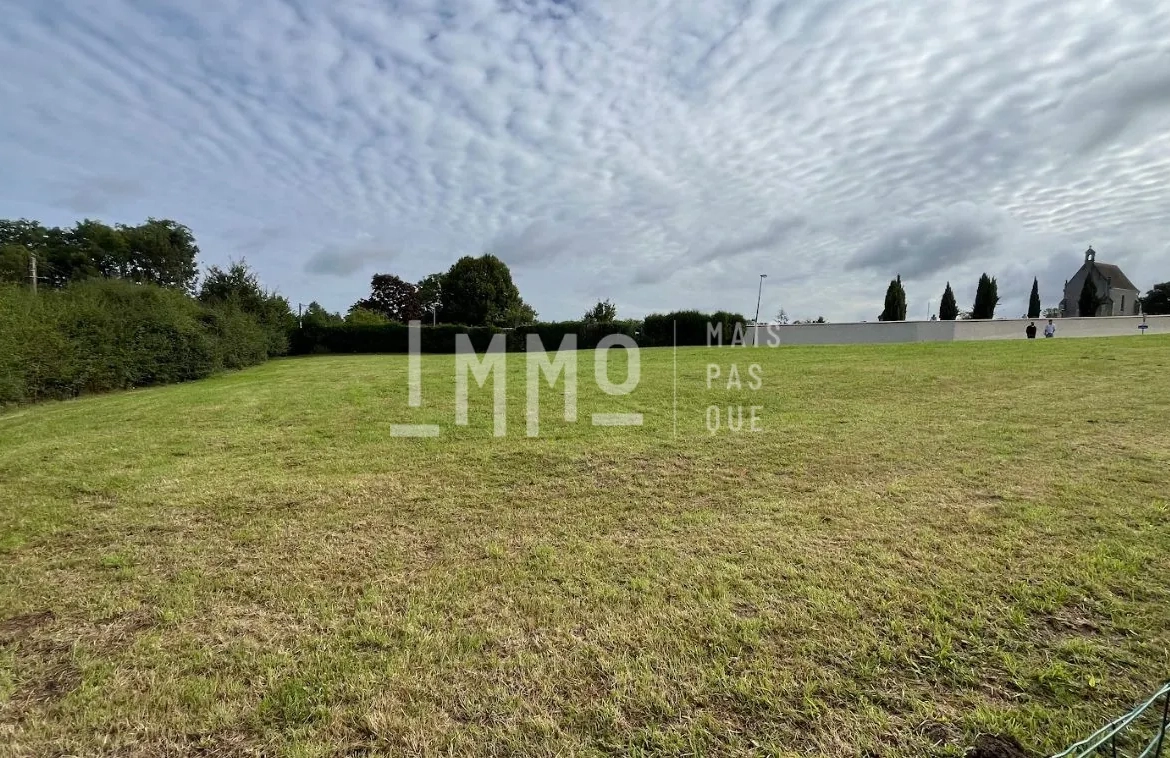 Terrain constructible viabilisé à Savigny-sur-Braye de 1810 m² 