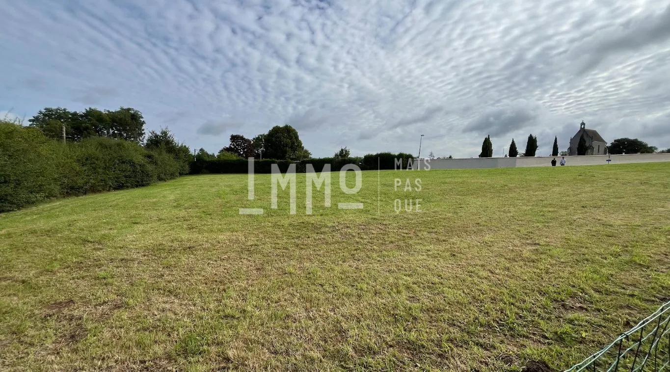 Terrain constructible viabilisé à Savigny-sur-Braye de 1810 m² 