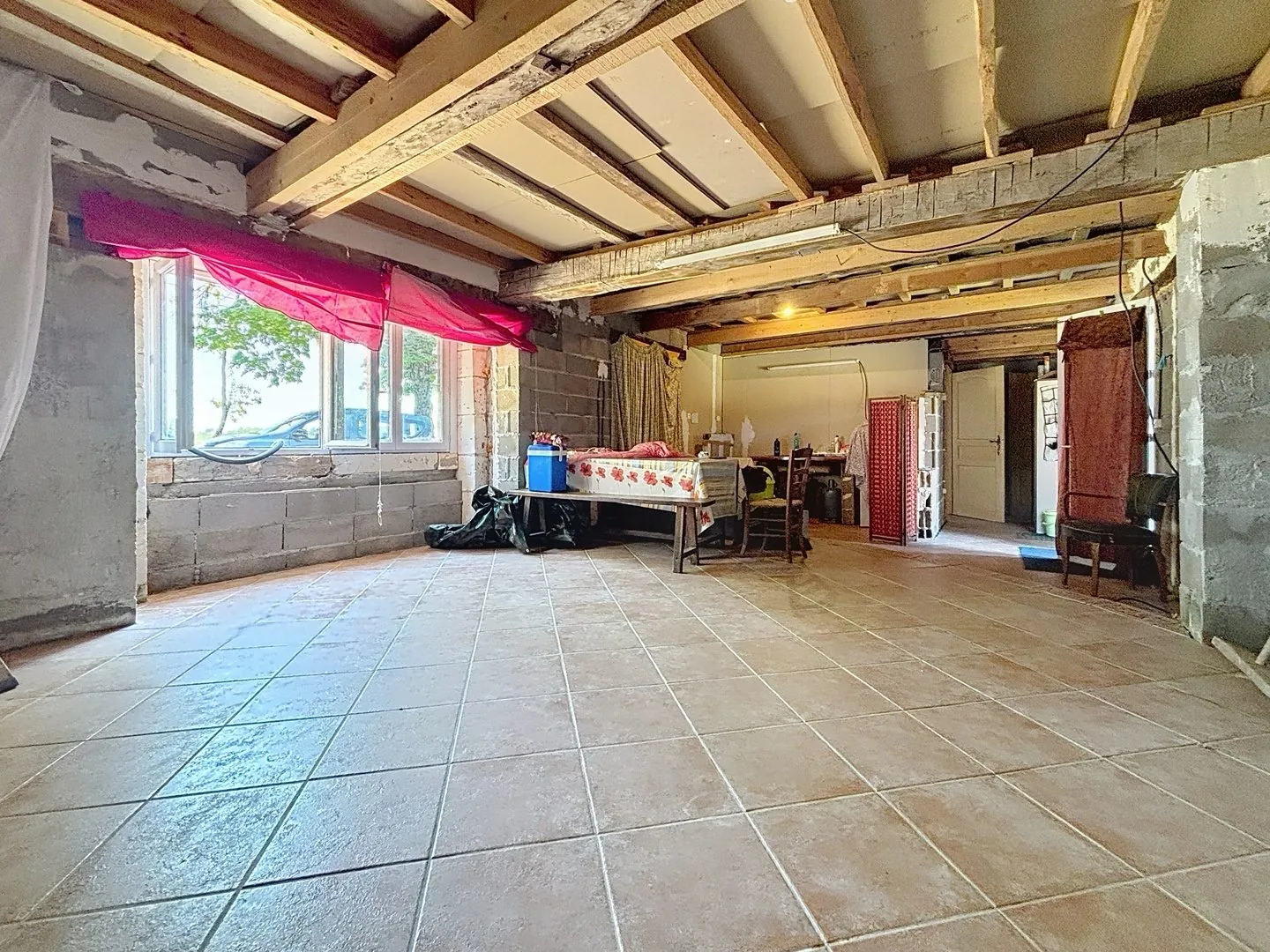 Maison en pierre à rénover à Négrondes, 1100 m² de terrain - Périgord Vert 