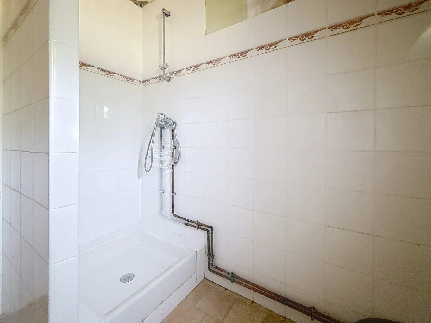 Maison en pierre à rénover à Négrondes, 1100 m² de terrain - Périgord Vert 