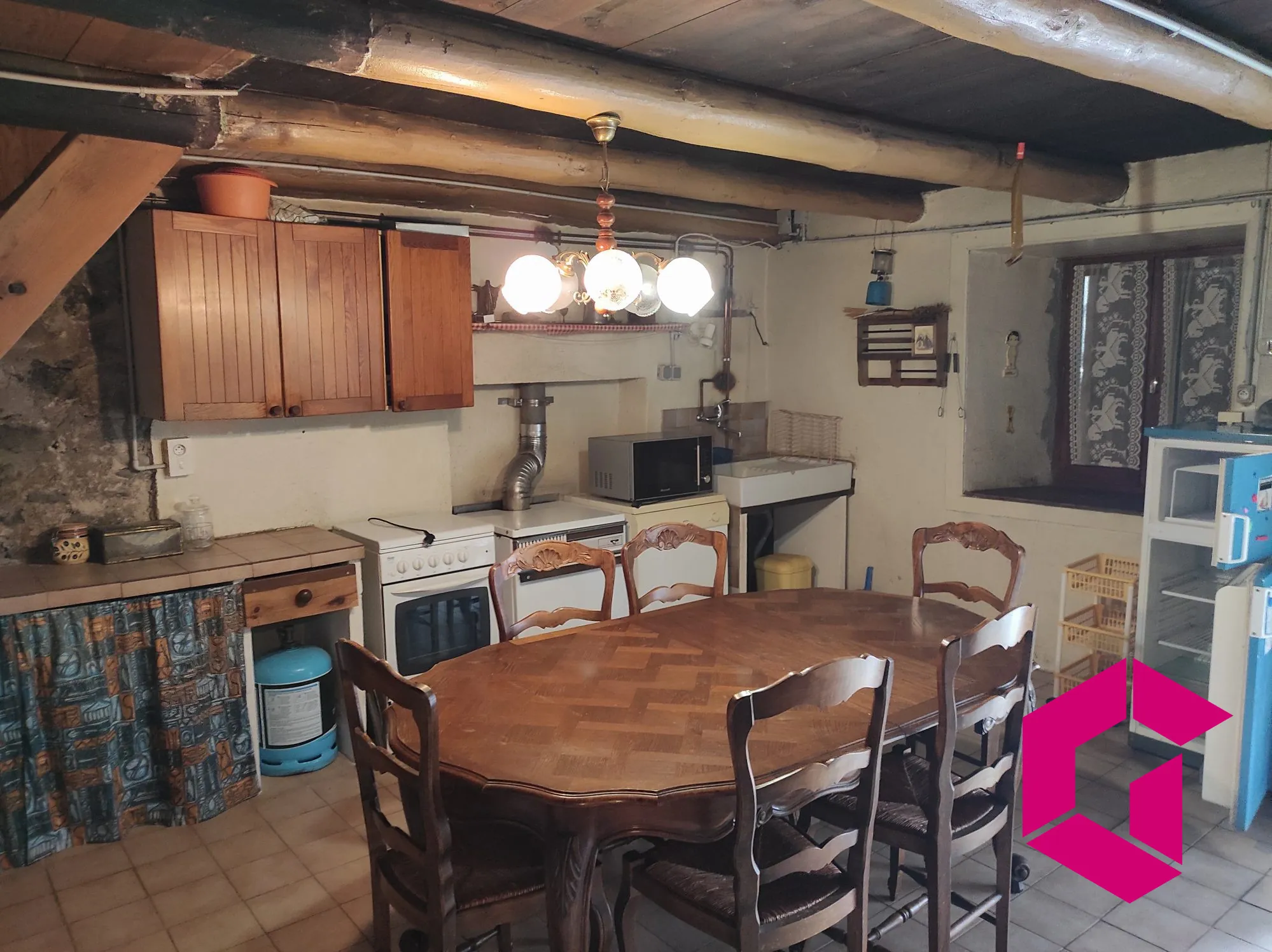 Ancienne ferme en pierres à rénover à Saint-Julien-du-Pinet - 60 m² 