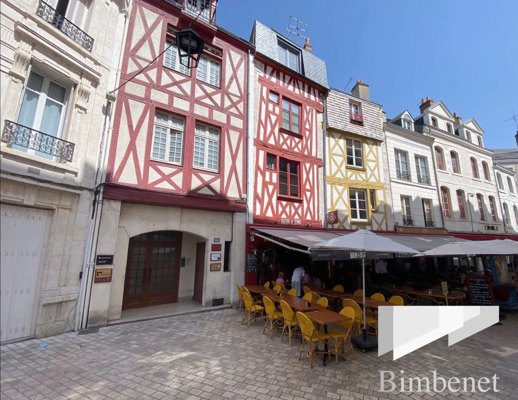 Appartement T2 lumineux de 55,81 m² à Orléans avec vue dégagée 