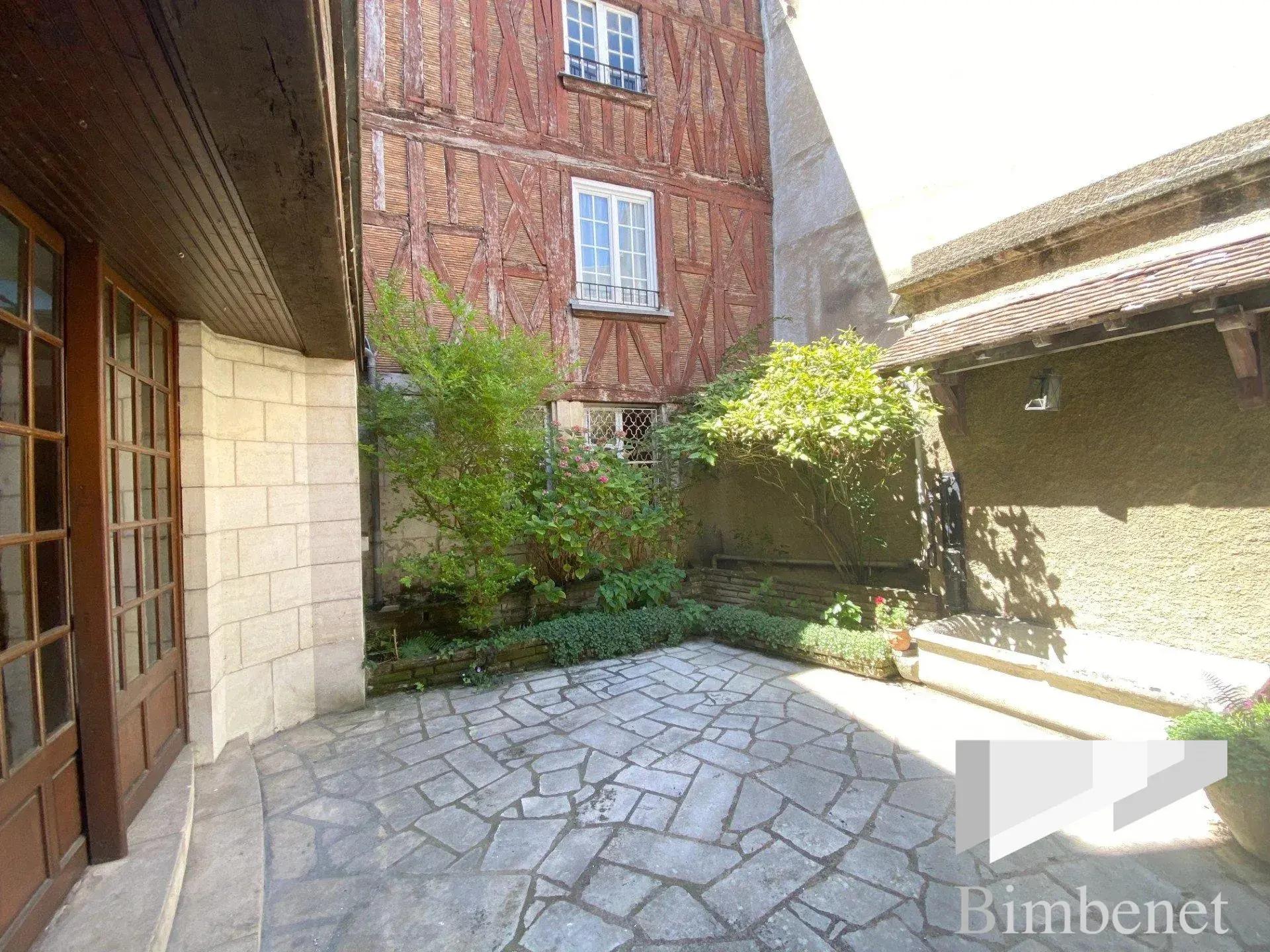 Appartement T2 lumineux de 55,81 m² à Orléans avec vue dégagée 