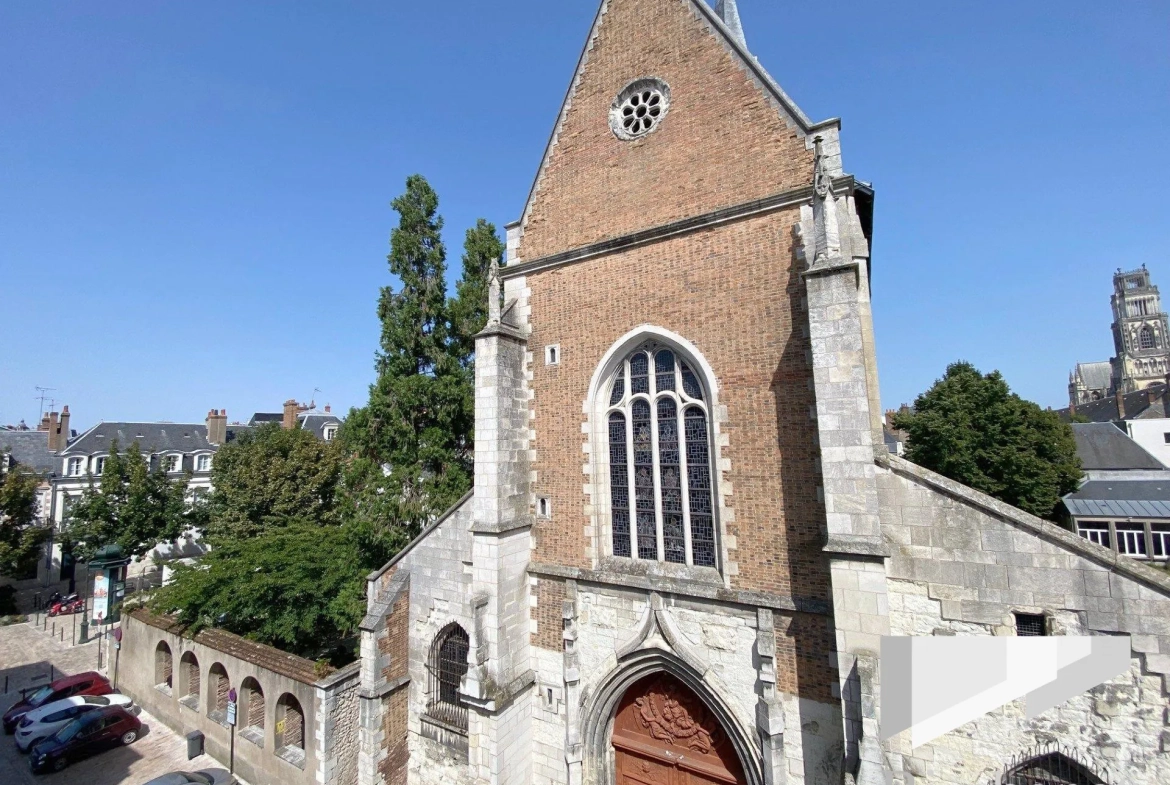 Appartement T2 lumineux de 55,81 m² à Orléans avec vue dégagée 