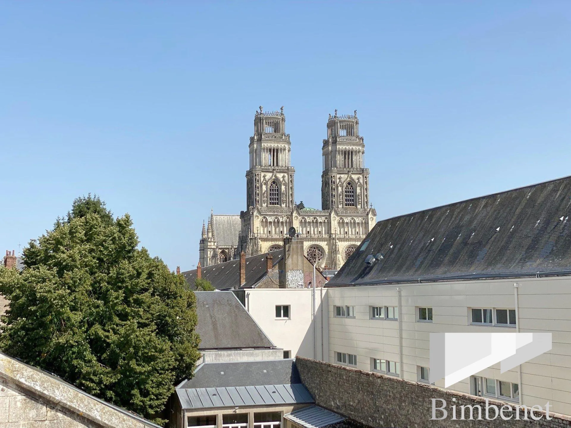 Appartement T2 lumineux de 55,81 m² à Orléans avec vue dégagée 