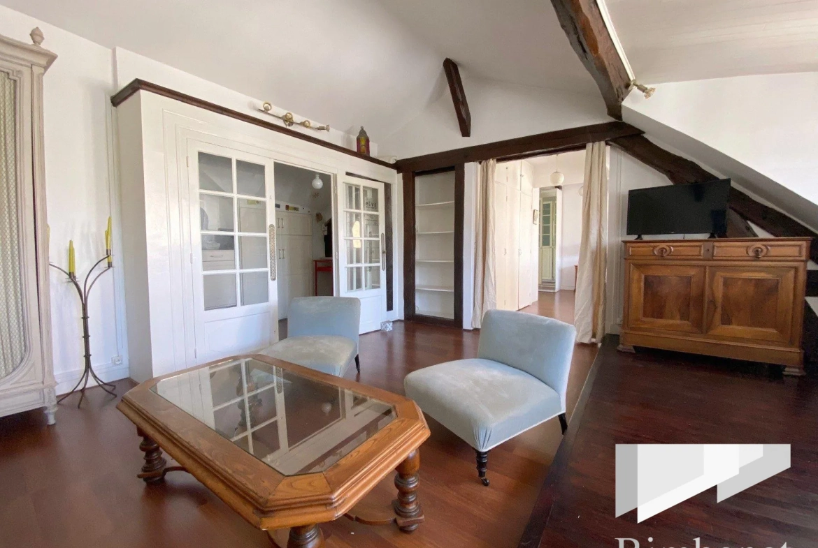 Appartement T2 lumineux de 55,81 m² à Orléans avec vue dégagée 