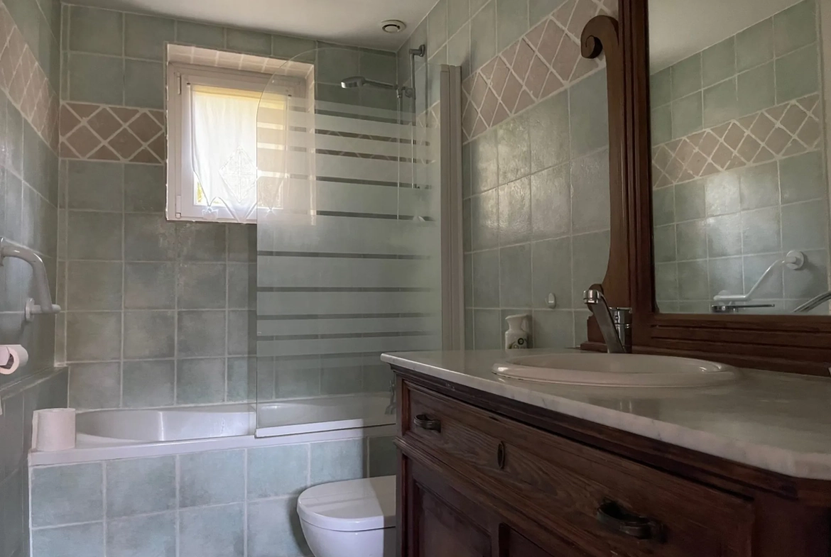 Maison à vendre à Bernay - Charmante maison normande avec dépendance 