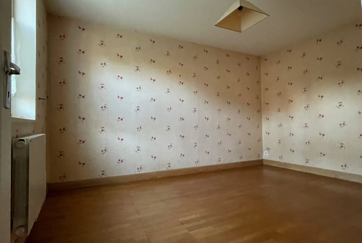 Maison à vendre à Bernay - Charmante maison normande avec dépendance 