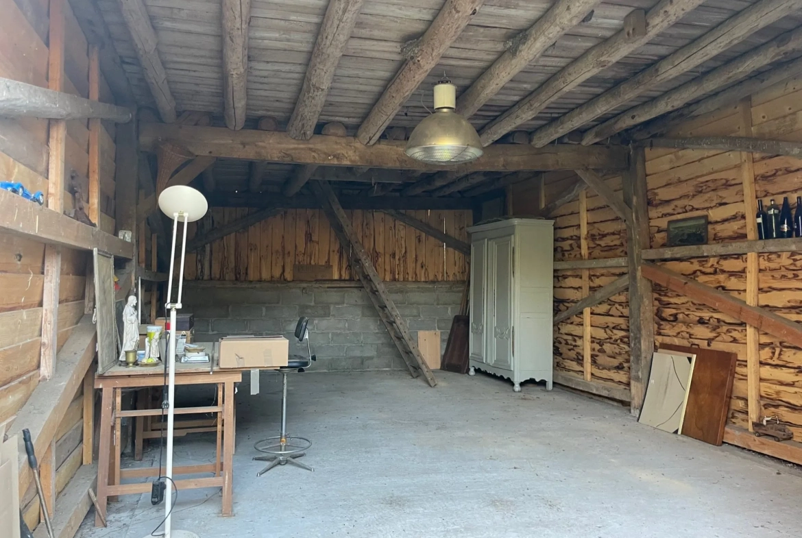 Maison à vendre à Bernay - Charmante maison normande avec dépendance 