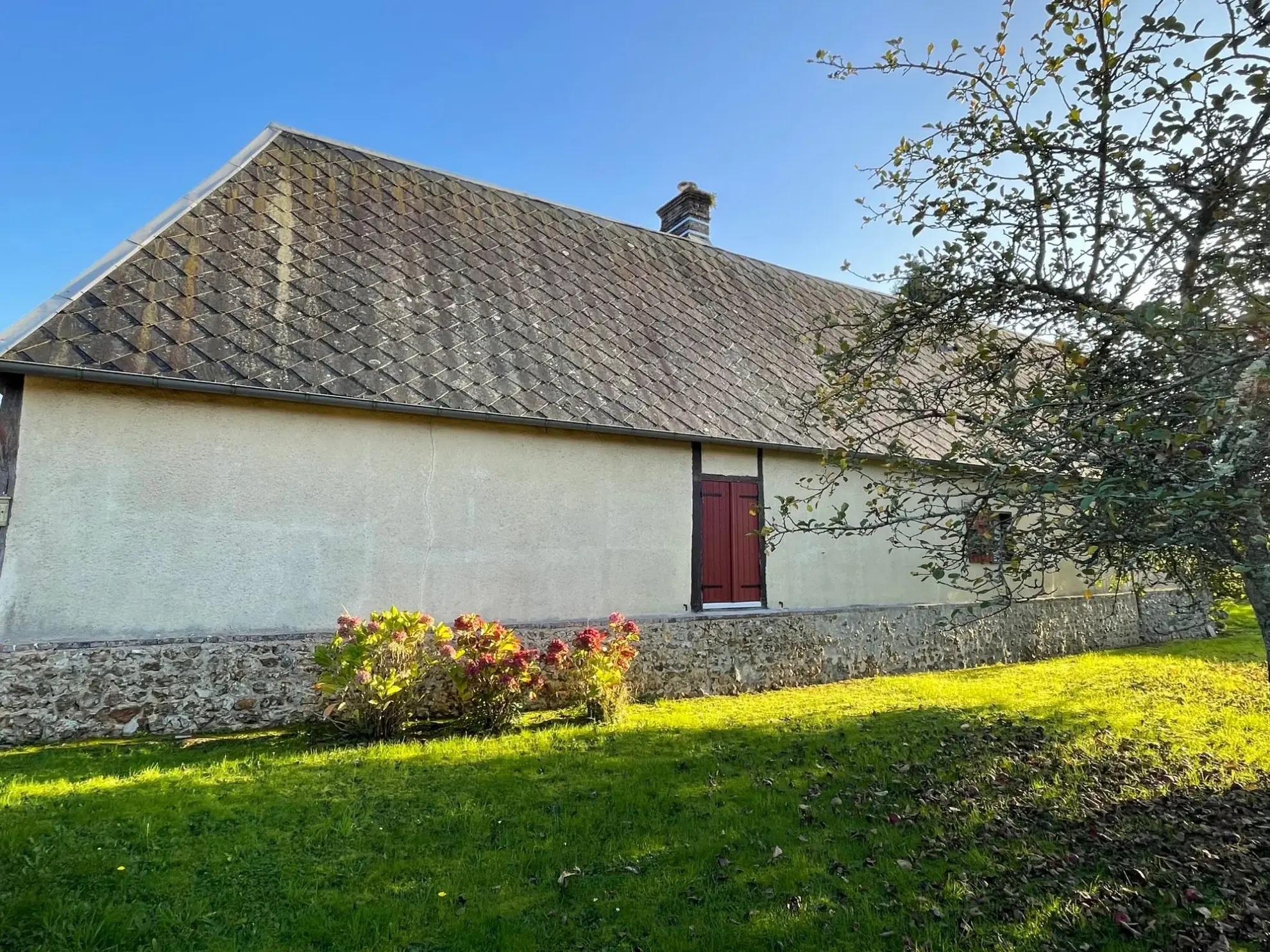 Maison à vendre à Bernay - Charmante maison normande avec dépendance 