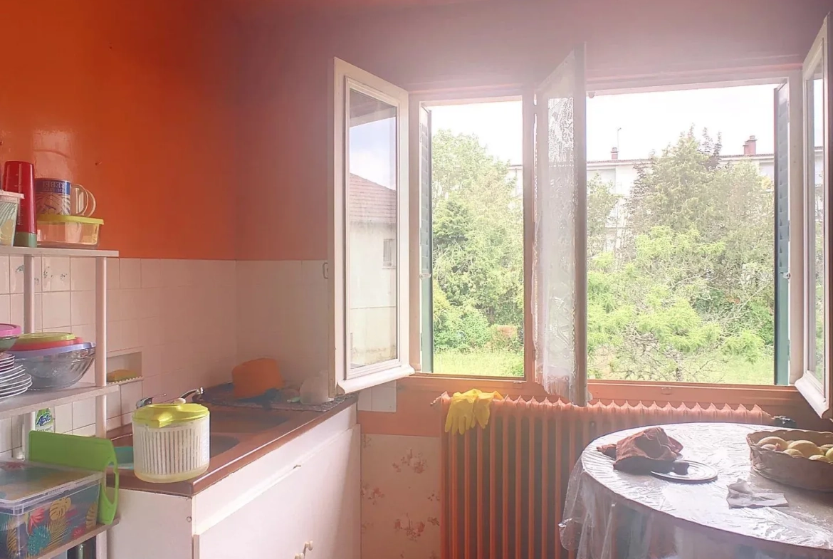 Maison à Vendre de 70 m² avec sous-sol à Portes de la Bourgogne 