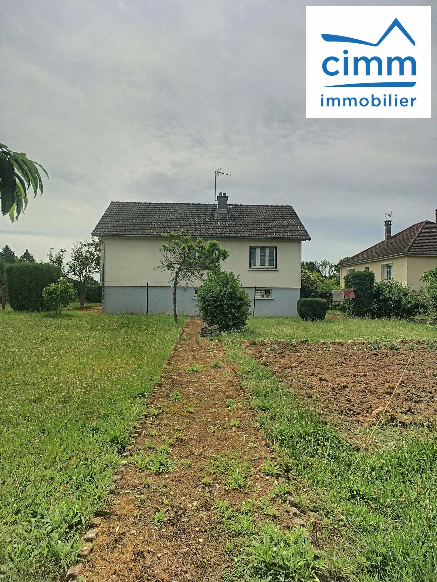 Maison à Vendre de 70 m² avec sous-sol à Portes de la Bourgogne 