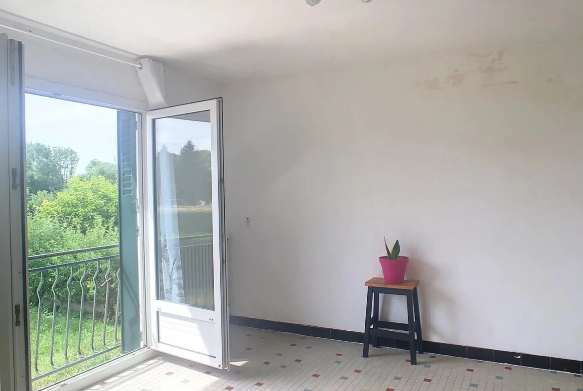 Maison à Vendre de 70 m² avec sous-sol à Portes de la Bourgogne 