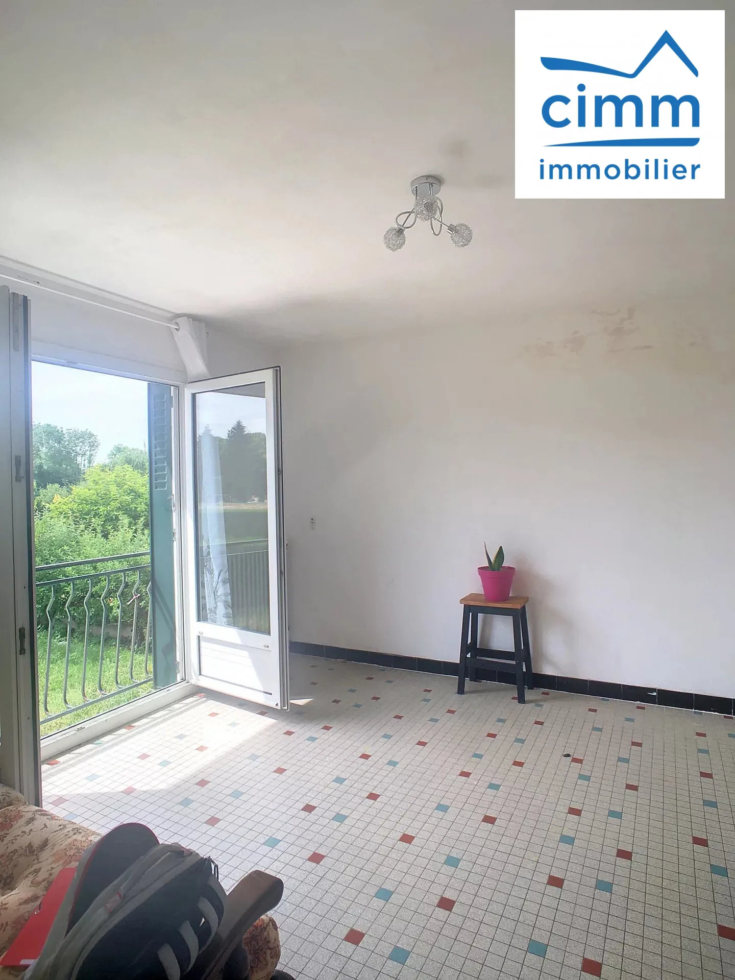 Maison à Vendre de 70 m² avec sous-sol à Portes de la Bourgogne 