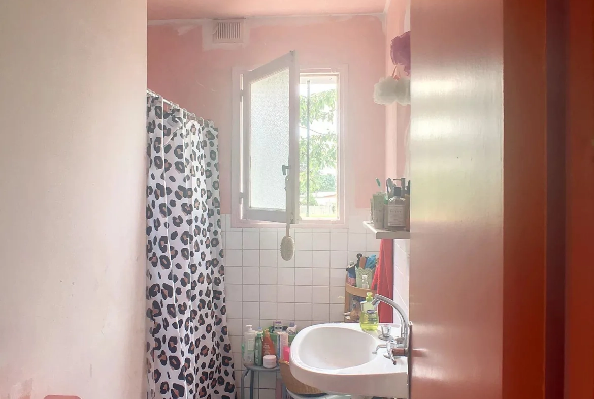Maison à Vendre de 70 m² avec sous-sol à Portes de la Bourgogne 
