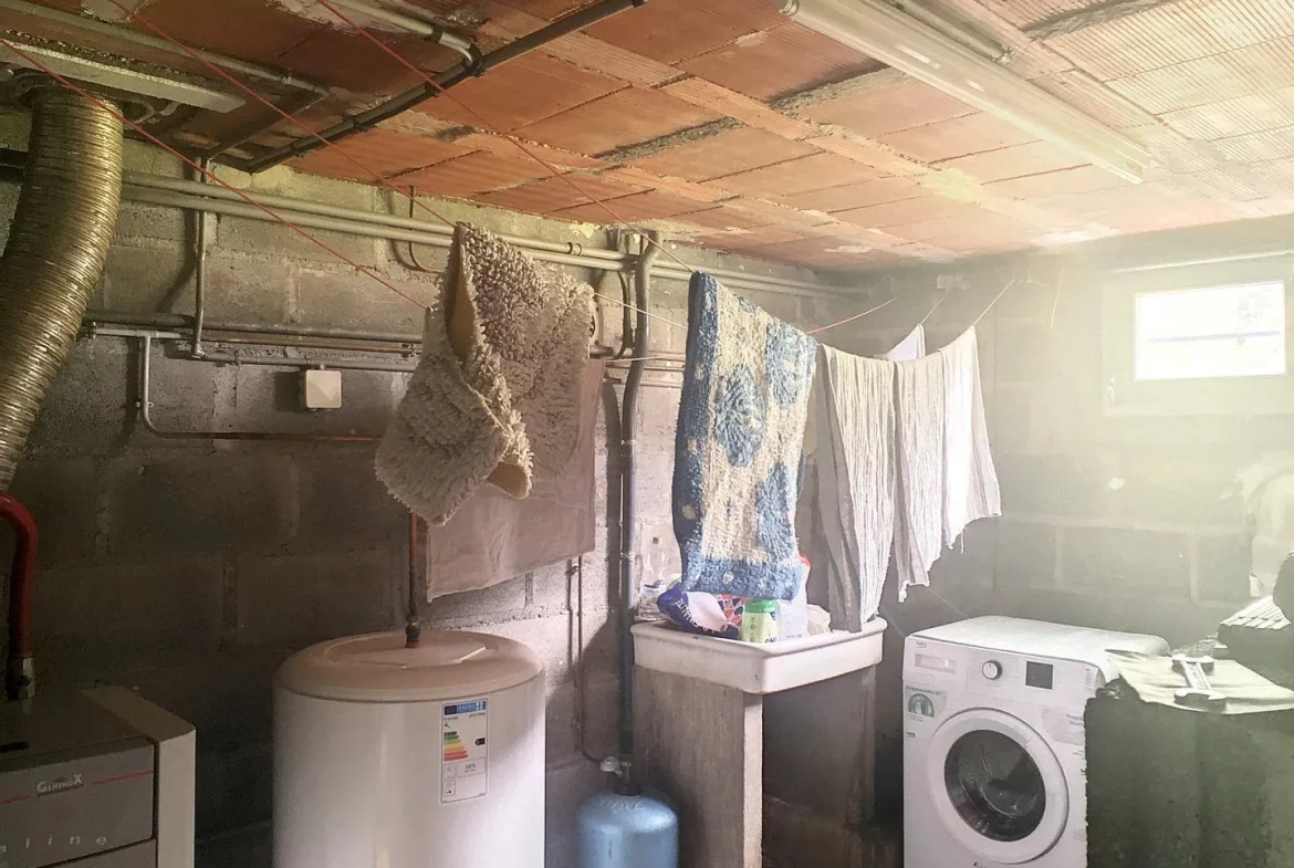 Maison à Vendre de 70 m² avec sous-sol à Portes de la Bourgogne 