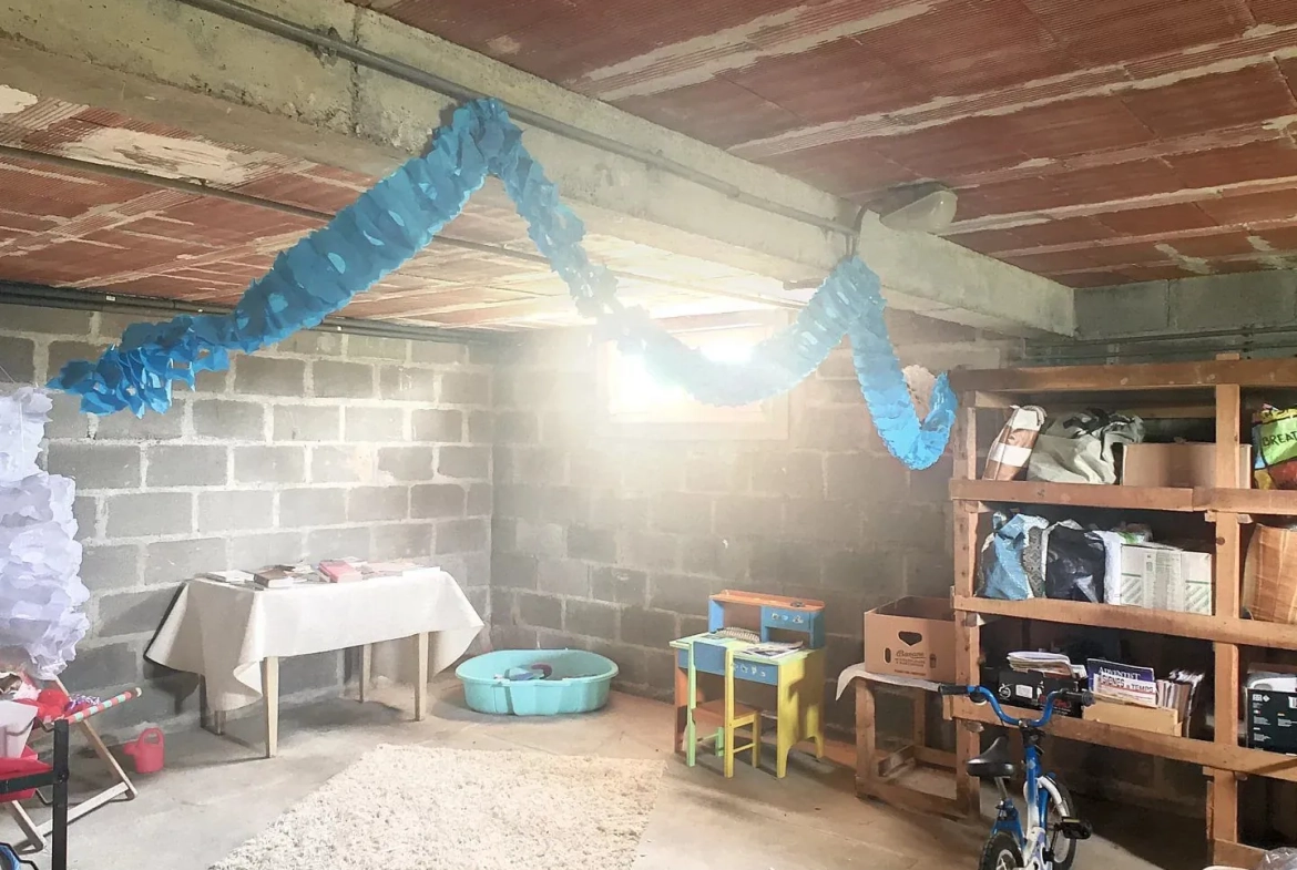 Maison à Vendre de 70 m² avec sous-sol à Portes de la Bourgogne 