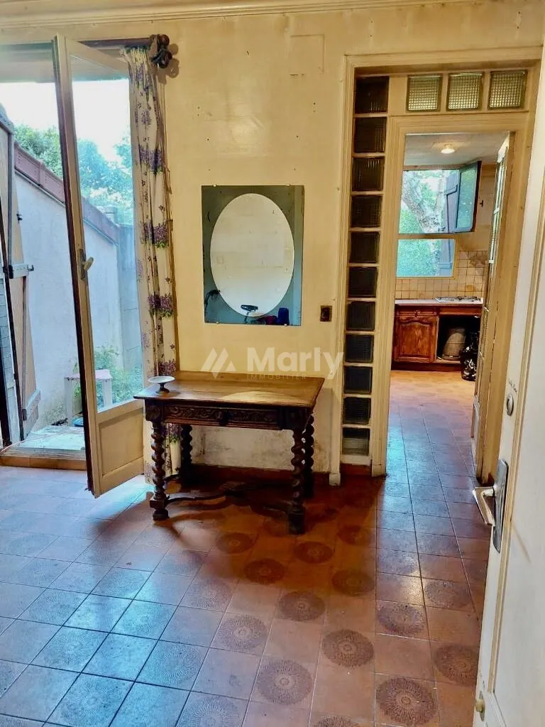 Appartement T2 avec Jardin Privatif à Montreuil - Rénovation Possible 