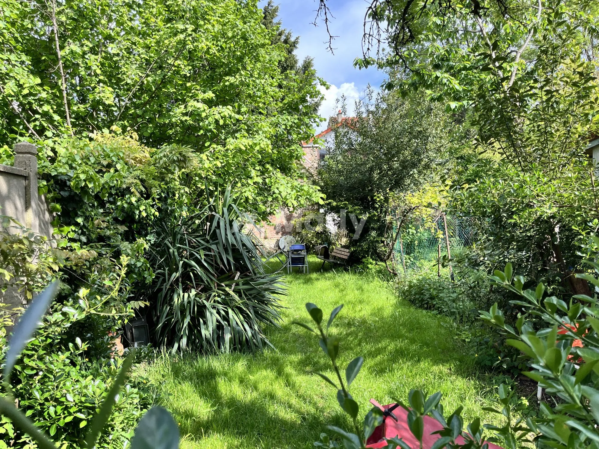 Appartement T2 avec Jardin Privatif à Montreuil - Rénovation Possible 