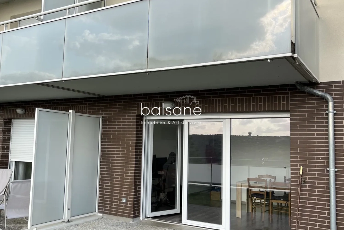 Appartement T2 loué avec terrasse et double parking à Deville-lès-Rouen 