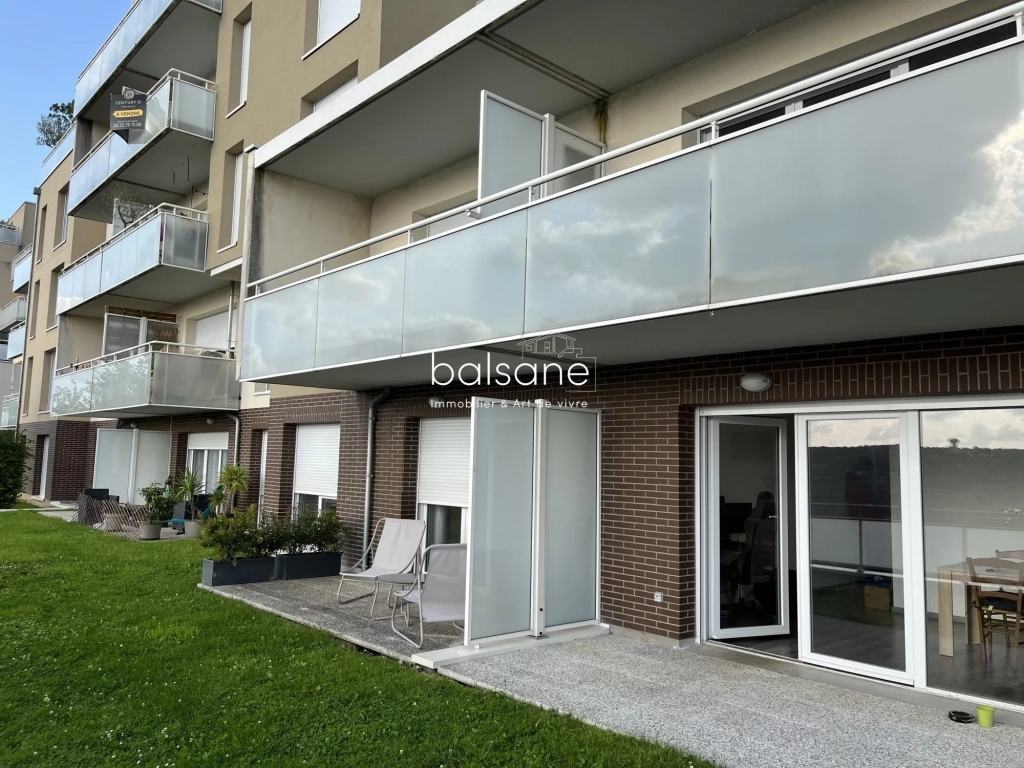 Appartement T2 loué avec terrasse et double parking à Deville-lès-Rouen