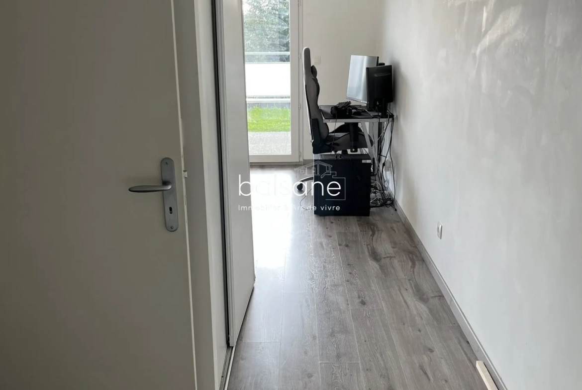 Appartement T2 loué avec terrasse et double parking à Deville-lès-Rouen 