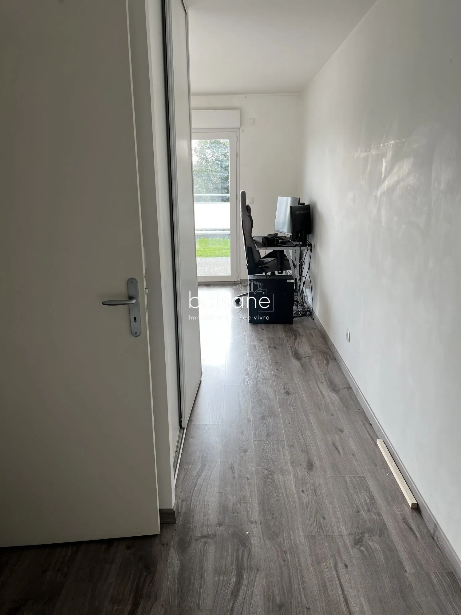 Appartement T2 loué avec terrasse et double parking à Deville-lès-Rouen 