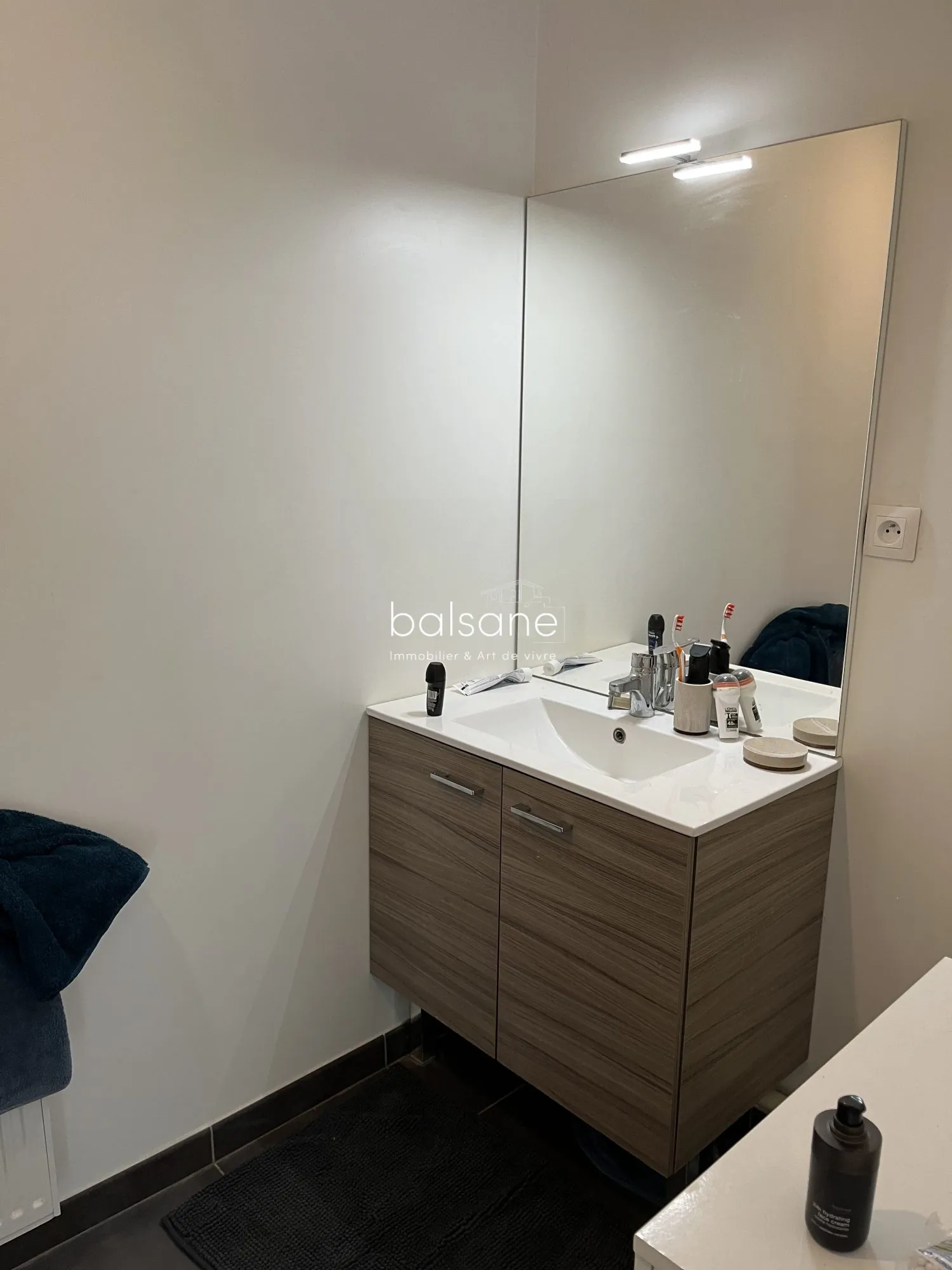 Appartement T2 loué avec terrasse et double parking à Deville-lès-Rouen 