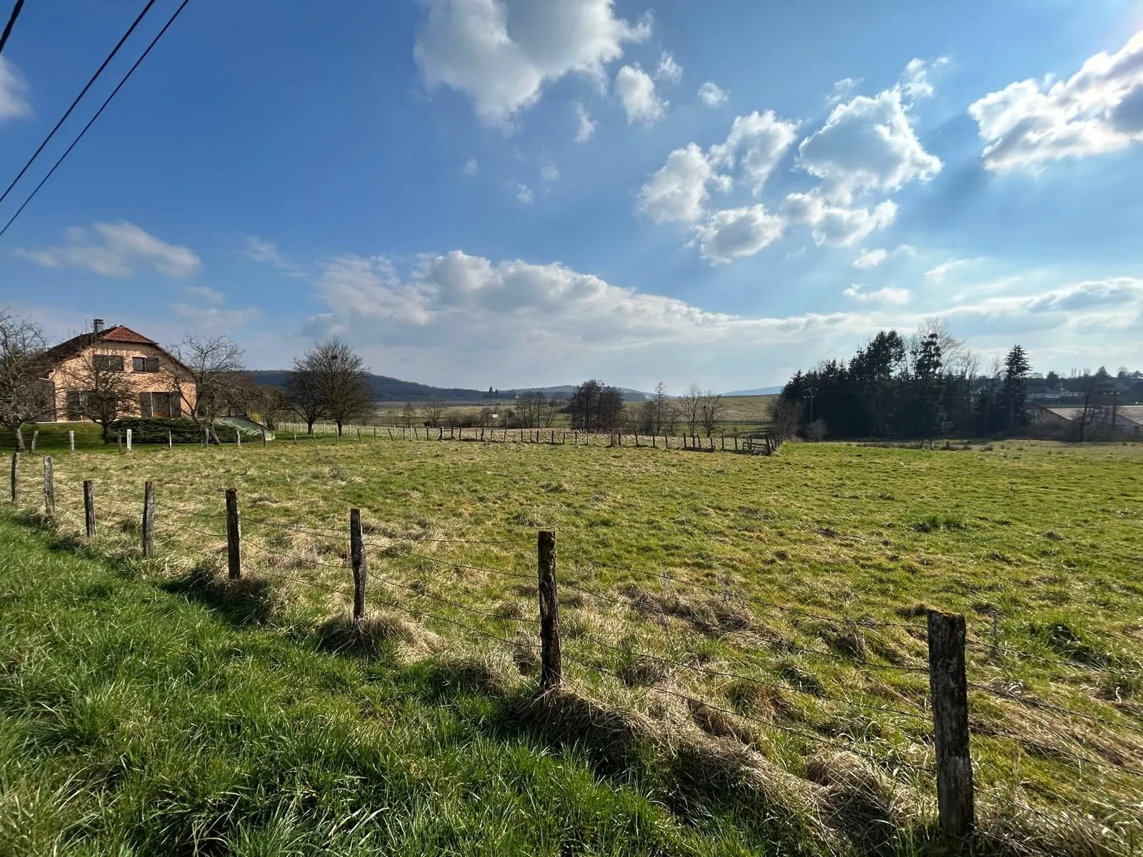 Terrain à vendre à Châlonvillars de 8 ares avec vue dégagée 