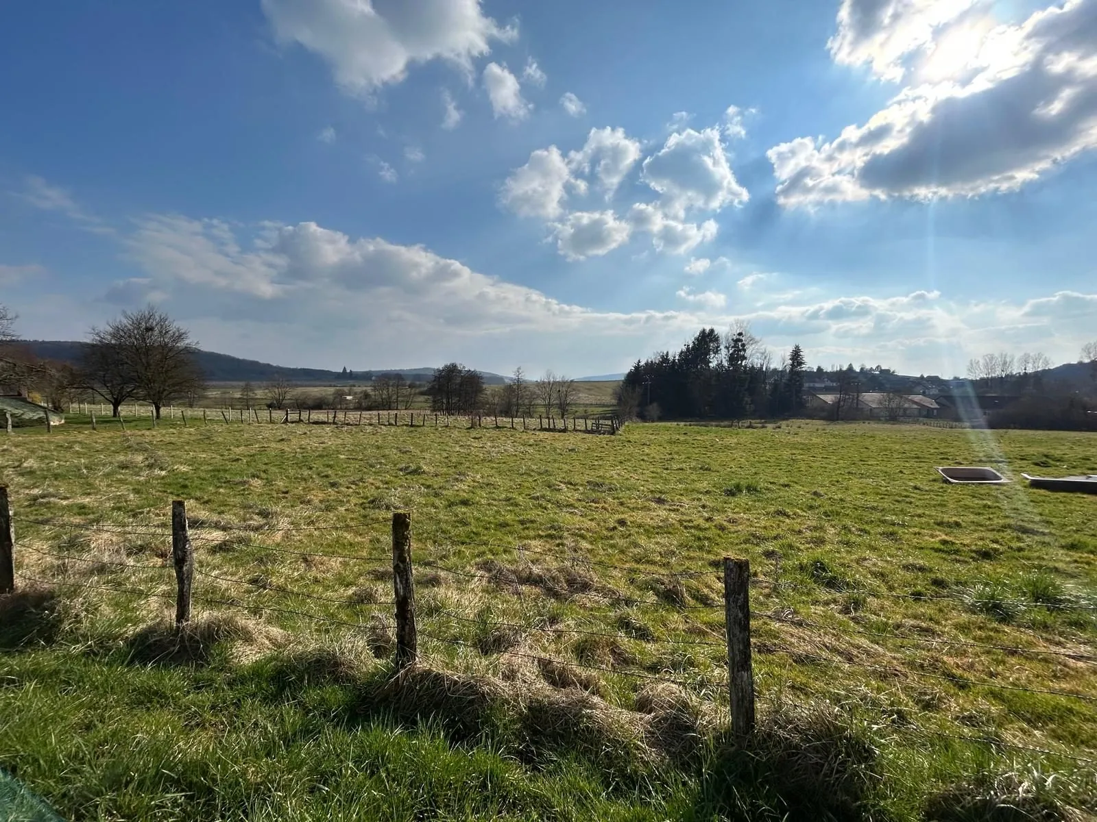 Terrain à vendre à Châlonvillars de 8 ares avec vue dégagée 