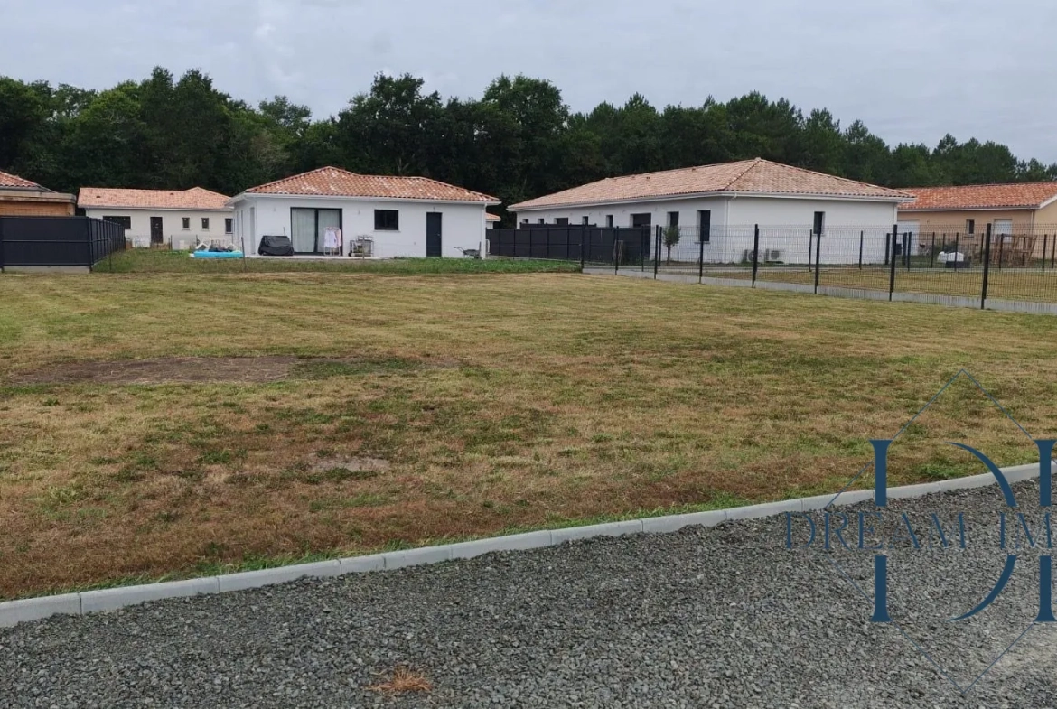 Terrain constructible à Buglose de 1000 m², hors lotissement, emplacement rare 