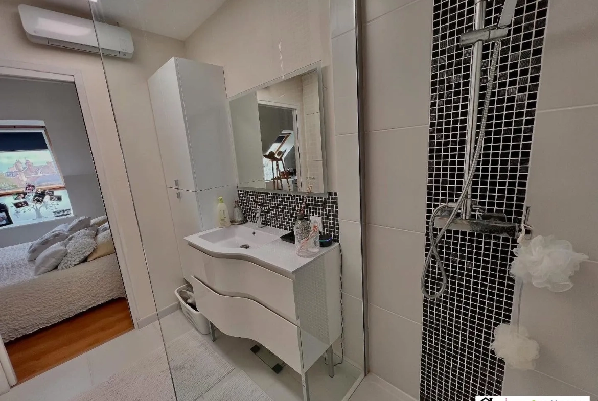 Appartement T2 de 56 m² avec ascenseur à Saint-Omer, Vue Ville, Proche commodités 