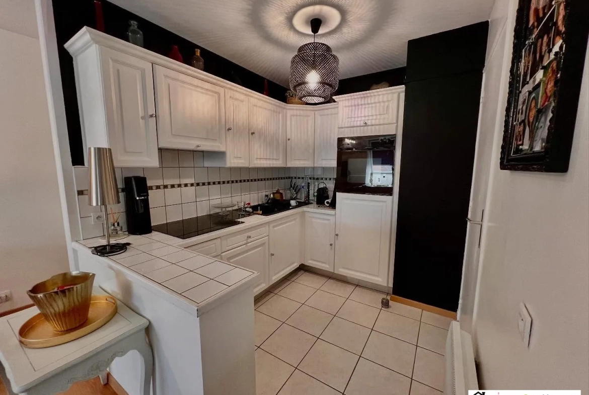 Appartement T2 de 56 m² avec ascenseur à Saint-Omer, Vue Ville, Proche commodités 