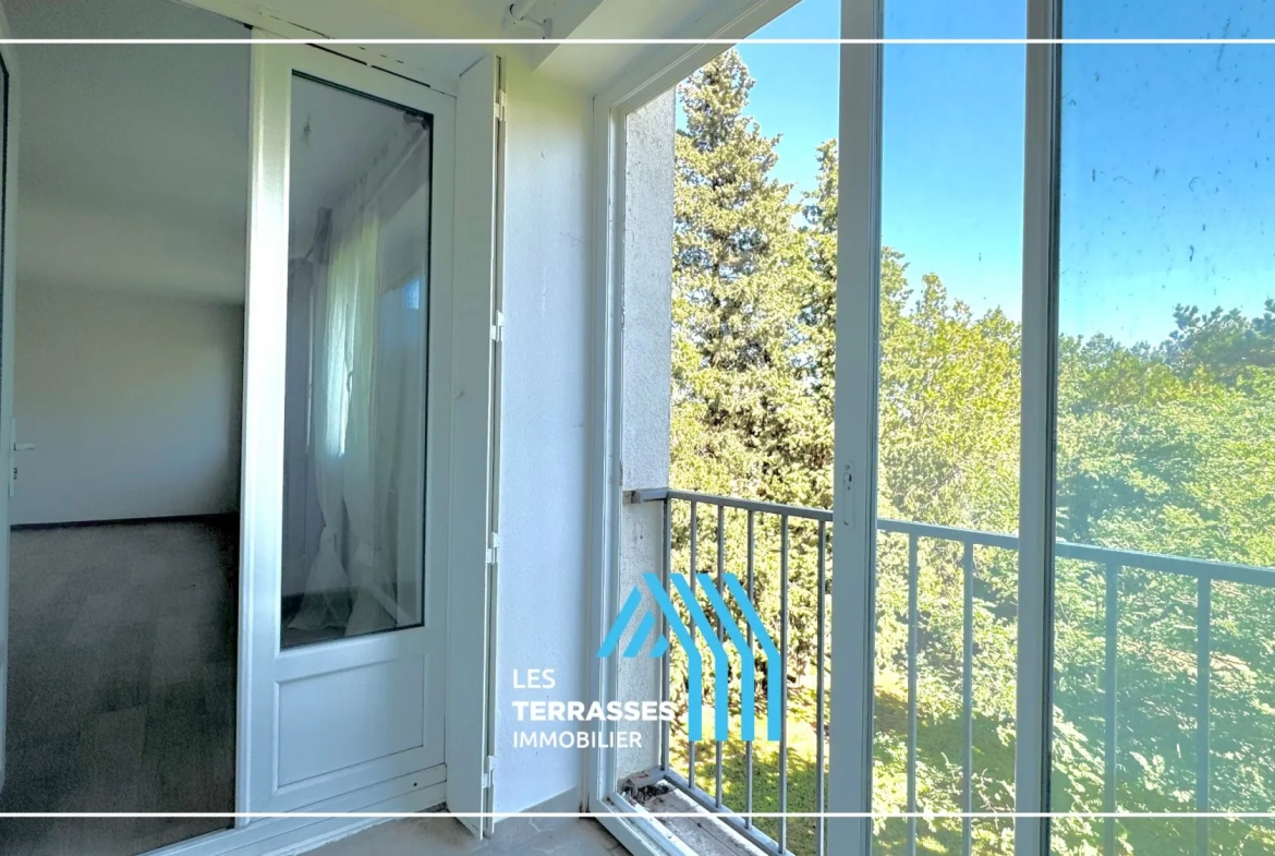 Appartement T4 rénové avec garage à Montélimar - Vue dégagée, proche commodités 