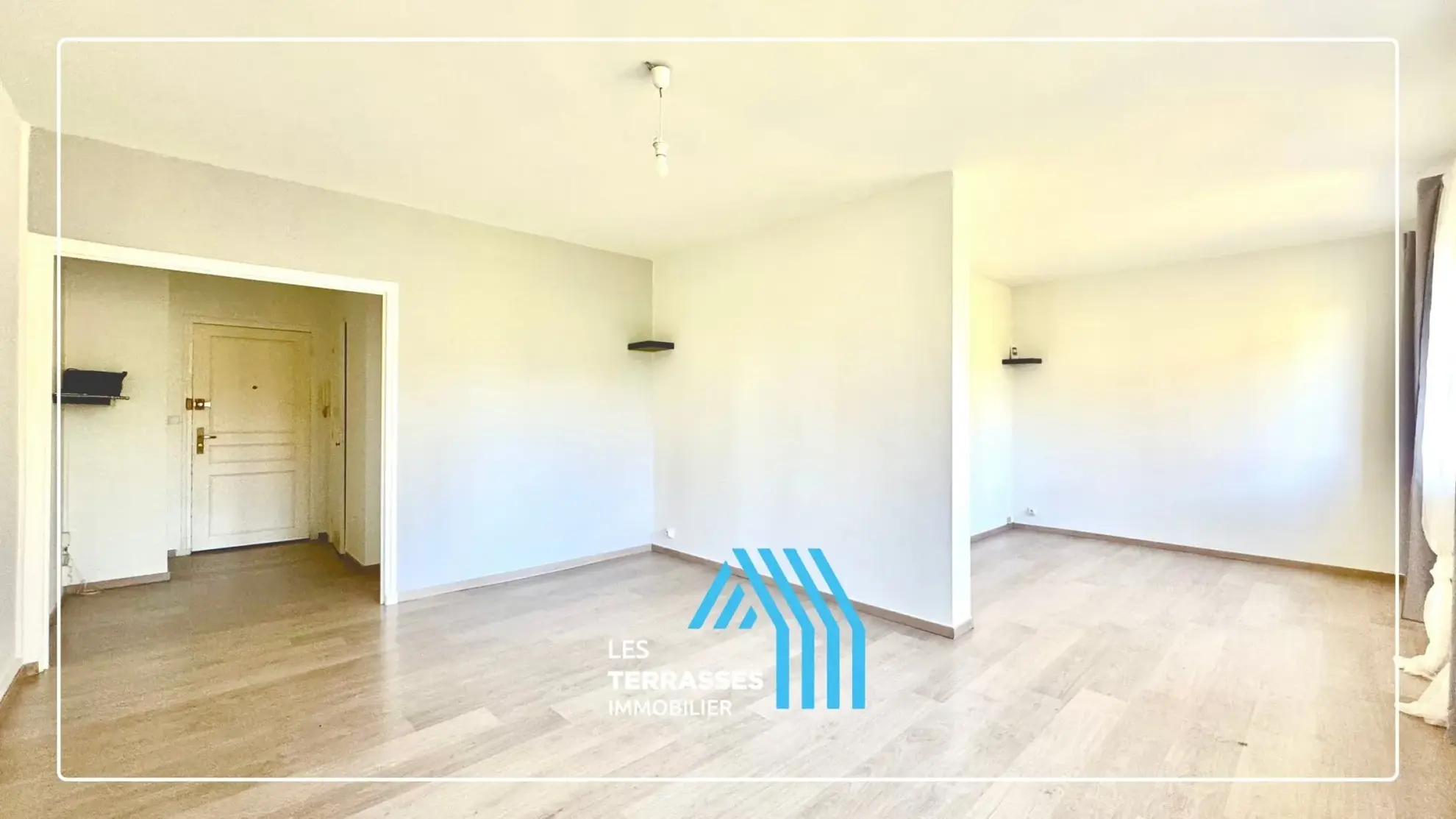 Appartement T4 rénové avec garage à Montélimar - Vue dégagée, proche commodités 