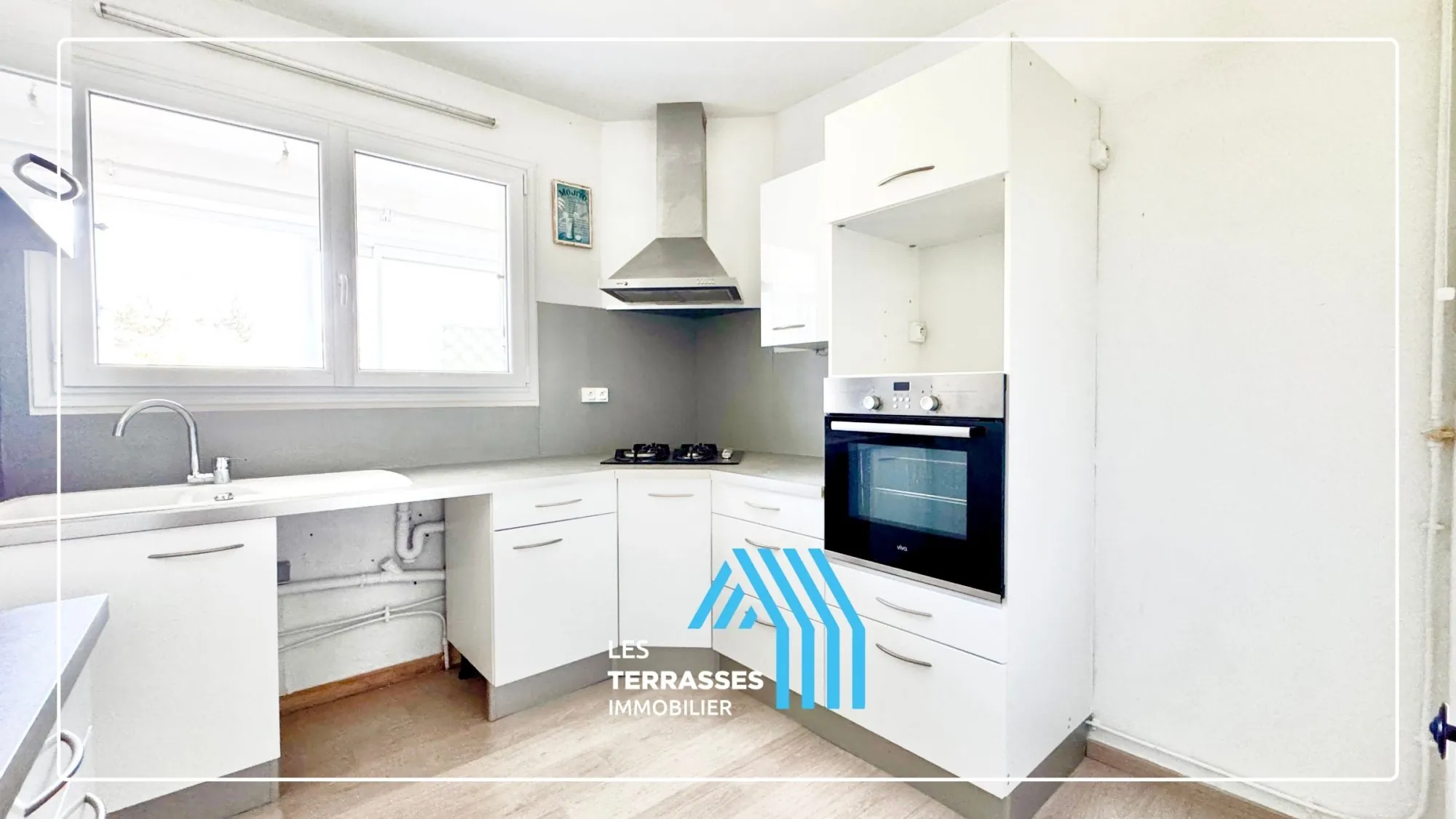 Appartement T4 rénové avec garage à Montélimar - Vue dégagée, proche commodités 