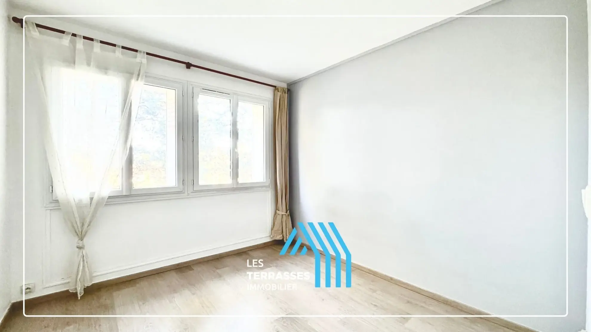 Appartement T4 rénové avec garage à Montélimar - Vue dégagée, proche commodités 