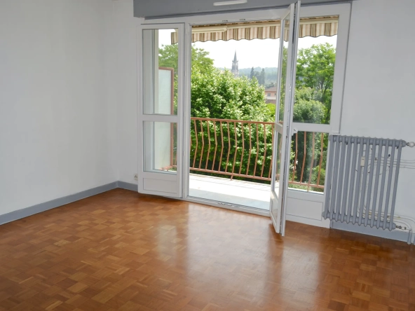 Appartement T3 lumineux avec cave et balcon à La Tour du Pin