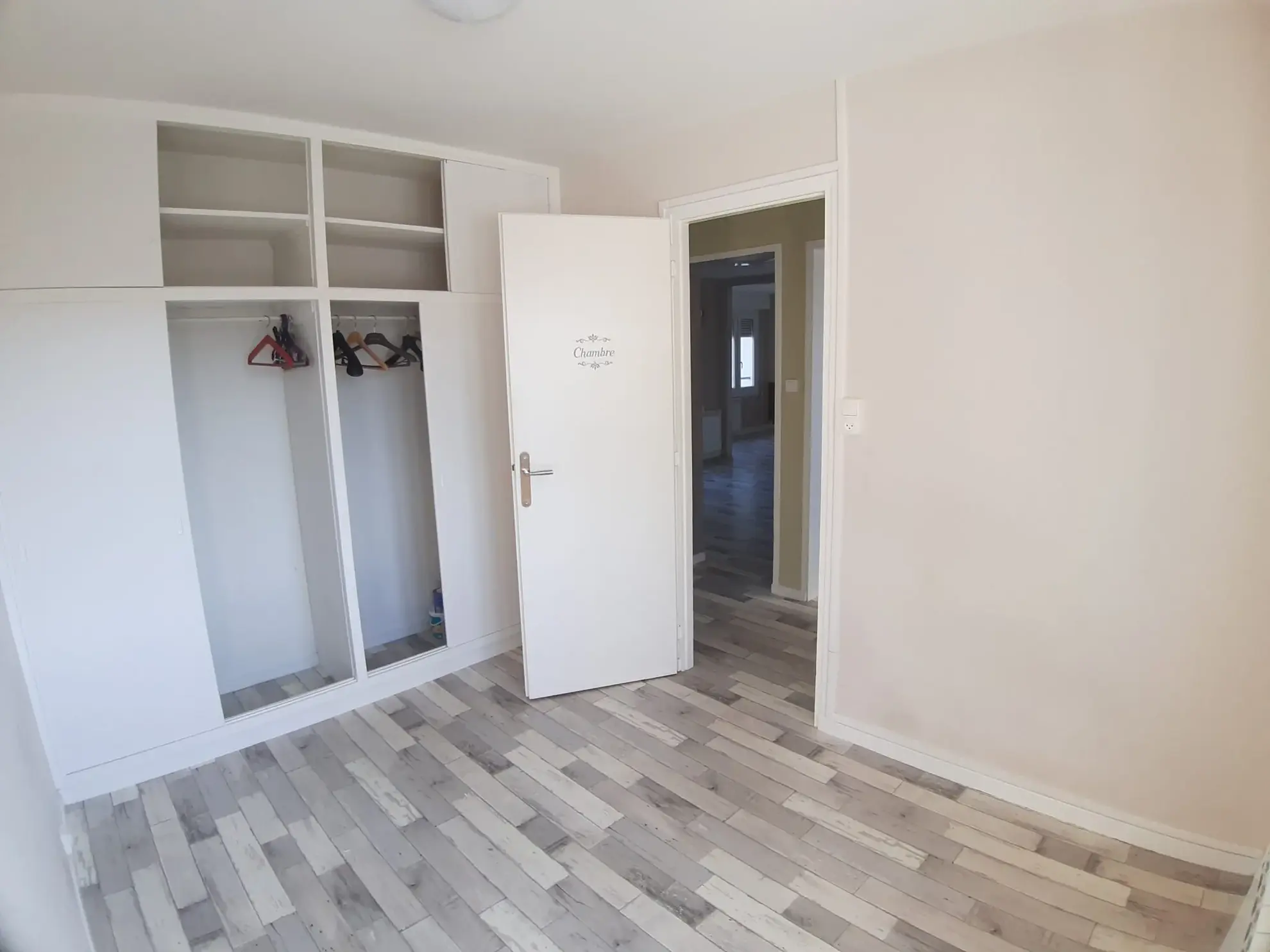 Appartement T4 à Saint-Dié-des-Vosges avec vue imprenable, garage et cave 