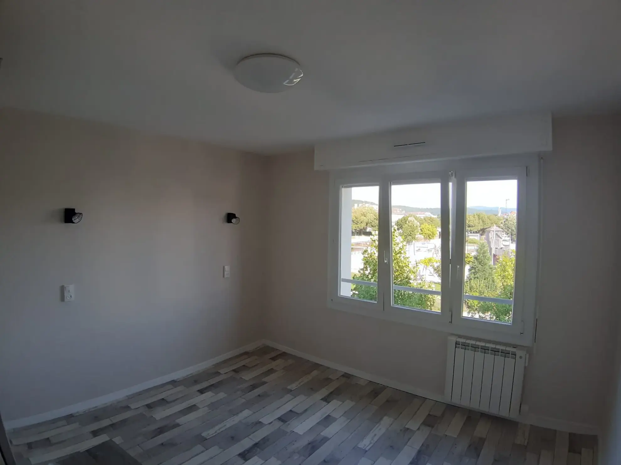 Appartement T4 à Saint-Dié-des-Vosges avec vue imprenable, garage et cave 