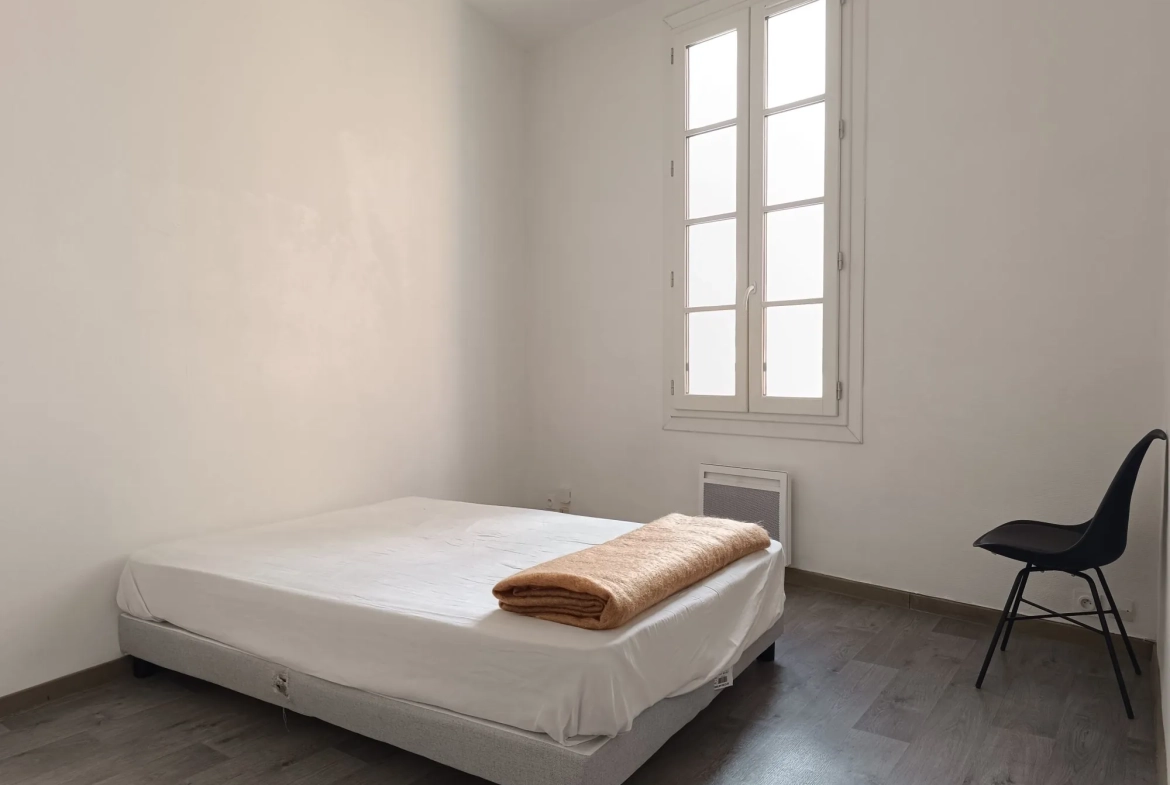2ème étage Immeuble de 3 lots à vendre au cœur de Narbonne - Opportunité d'investissement 