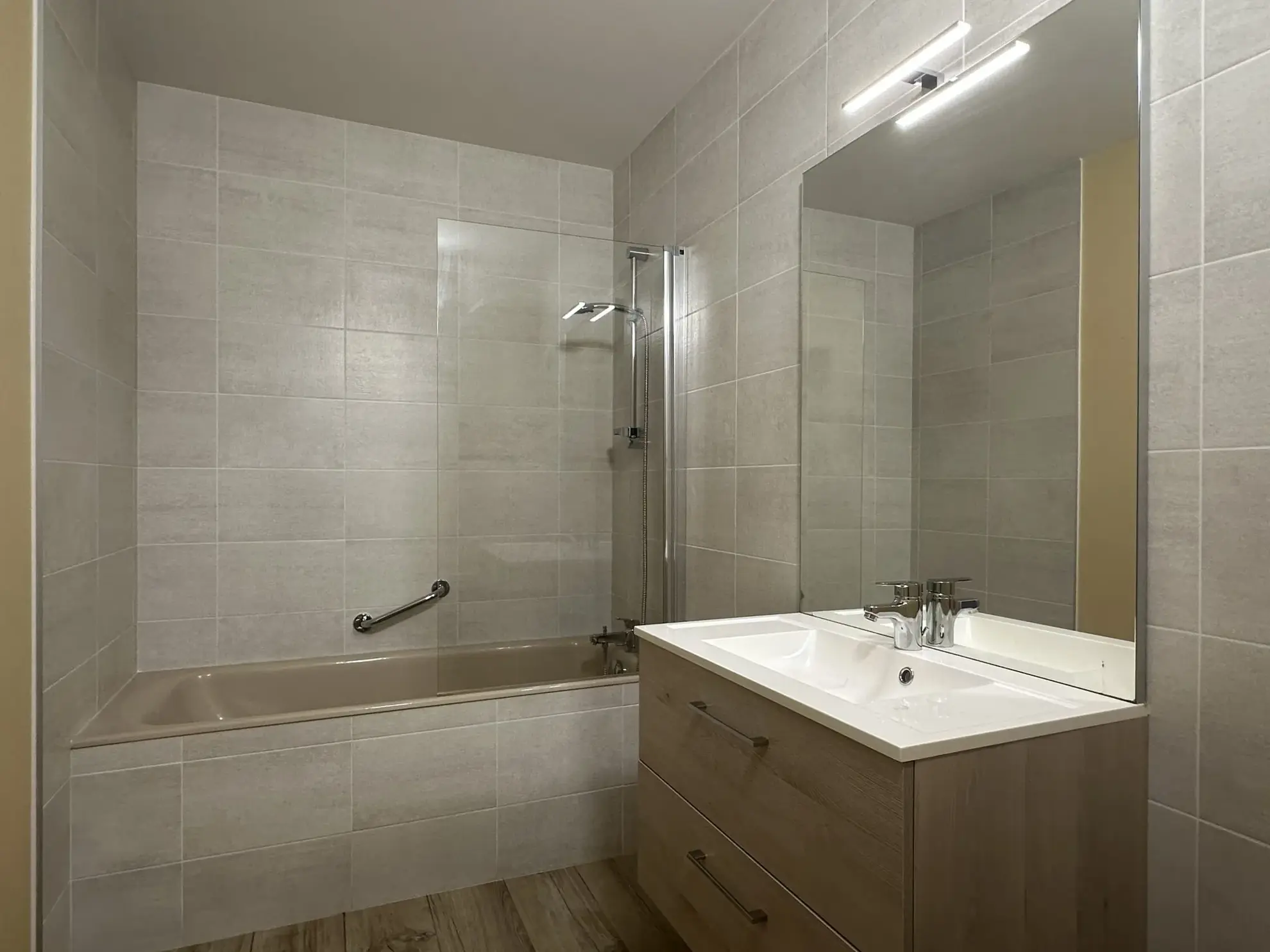 Appartement 4 pièces à Beaujeu de 86 m² avec balcon et cave - Investissement idéal 
